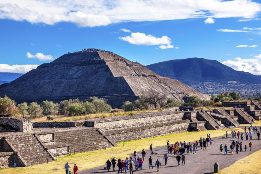 お隣の国メキシコへ行ってみよう!メキシコシティ3泊4日・スタンダードクラス~世界最大級のピラミッド、テオティワカン遺跡&メキシコシティ観光付き~ お隣の国メキシコへ行ってみよう!メキシコシティ3泊4日・スタンダードクラス~世界最大級のピラミッド、テオティワカン遺跡&メキシコシティ観光付き~