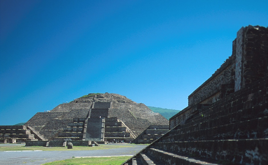 【メキシコ古代文明ロマンの旅】～メキシコシティ3泊4日  スタンダードクラス宿泊