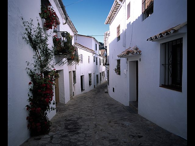 H I S 人気の添乗員付きツアー Impresso に現地合流 憧れのパラドールに泊まる スペイン 7泊8日 マドリード トレド コルドバ グラナダ マラガ コスタデルソル地方 ミハス ロンダ セビリア バルセロナ