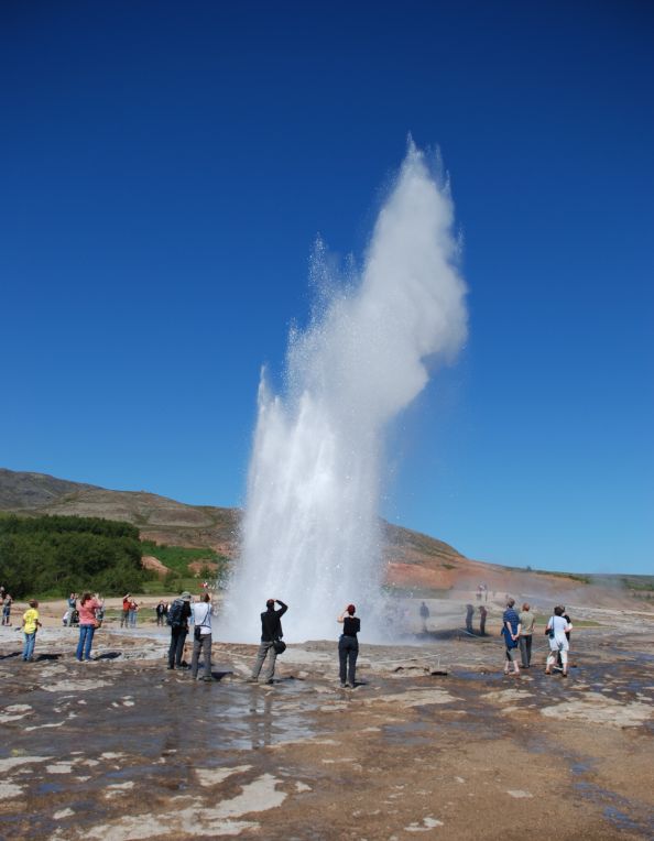 H I S 気軽にアイスランド 2泊3日 スタンダードクラスホテル滞在 オーロラ ゴールデンサークル ブルーラグーンの観光付き
